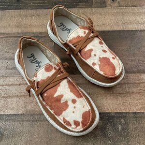 Gypsy Jazz Slip On Sneakers Cow print Slip on 6.5 NEW